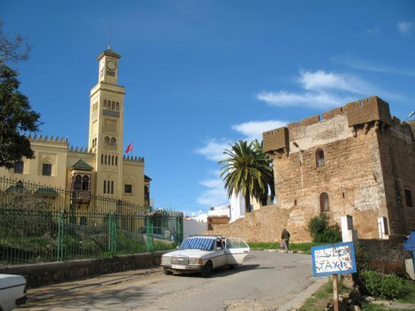 Hotel Choumis Haj Messaoud Larache Eksteriør billede