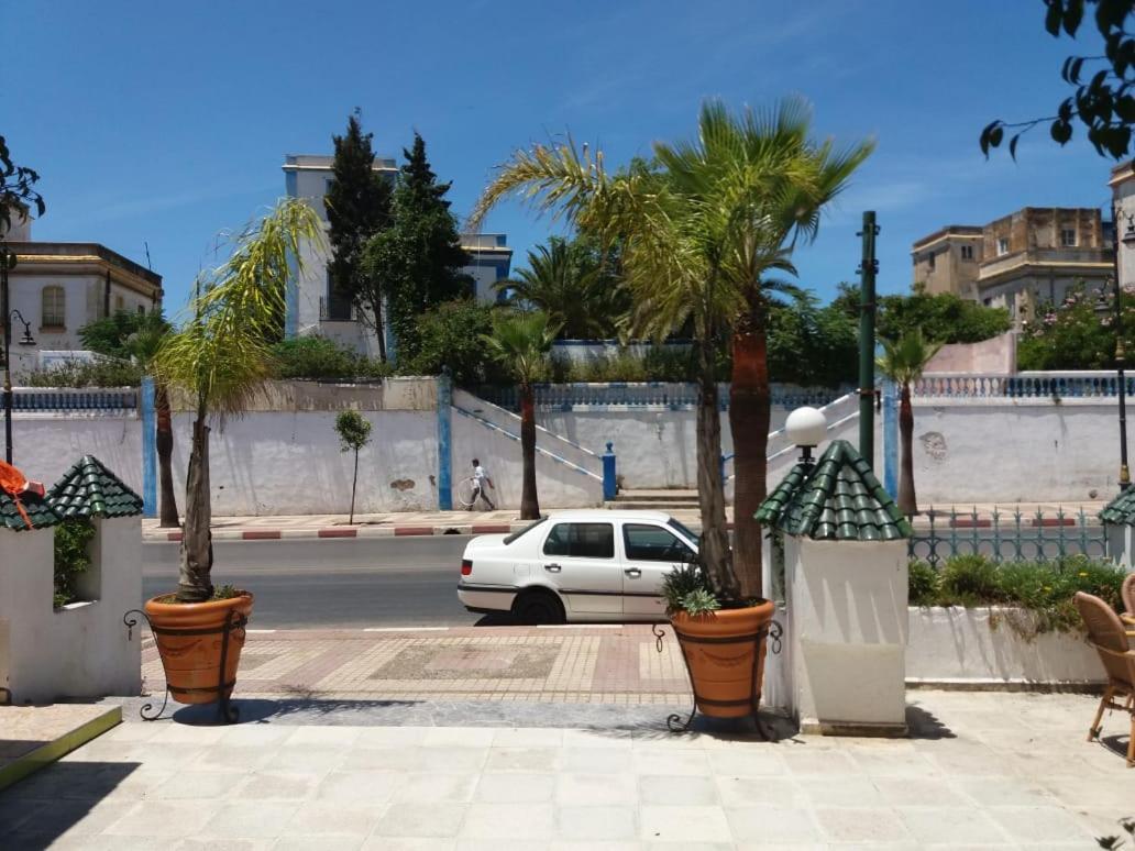 Hotel Choumis Haj Messaoud Larache Eksteriør billede